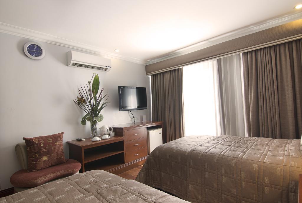 Vip Suite Hotel Makati City Exterior photo