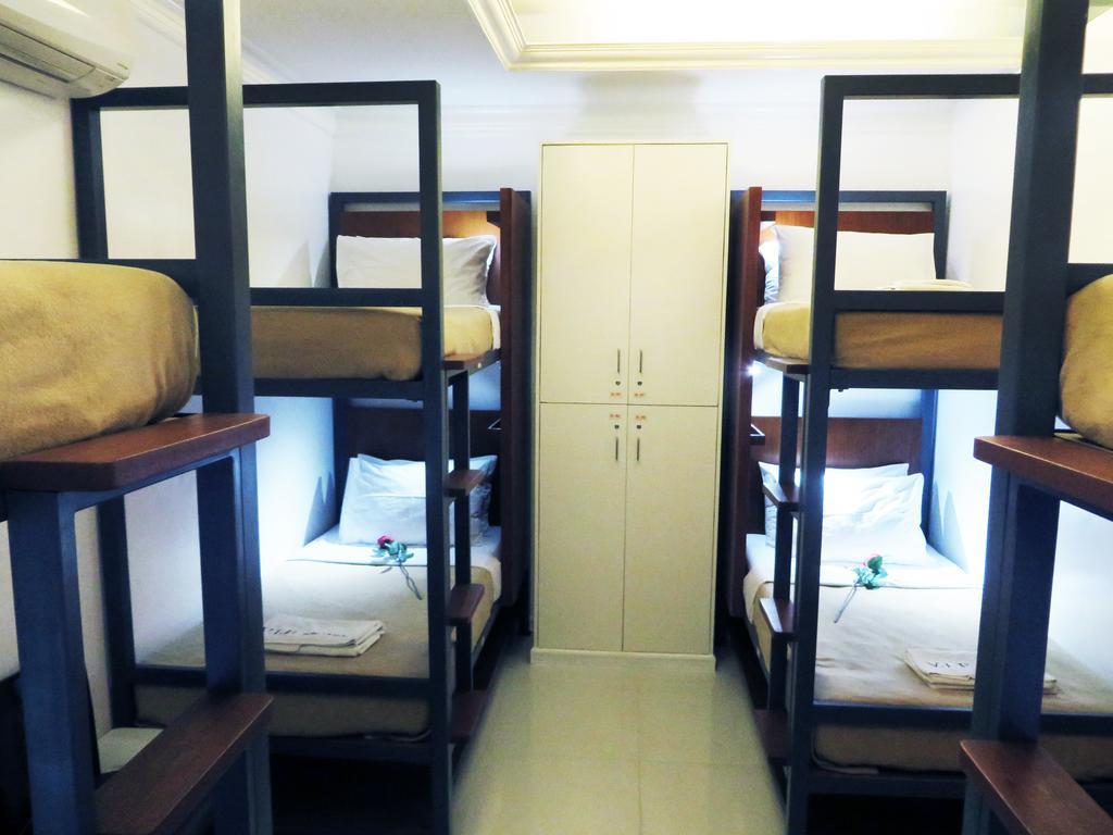 Vip Suite Hotel Makati City Exterior photo