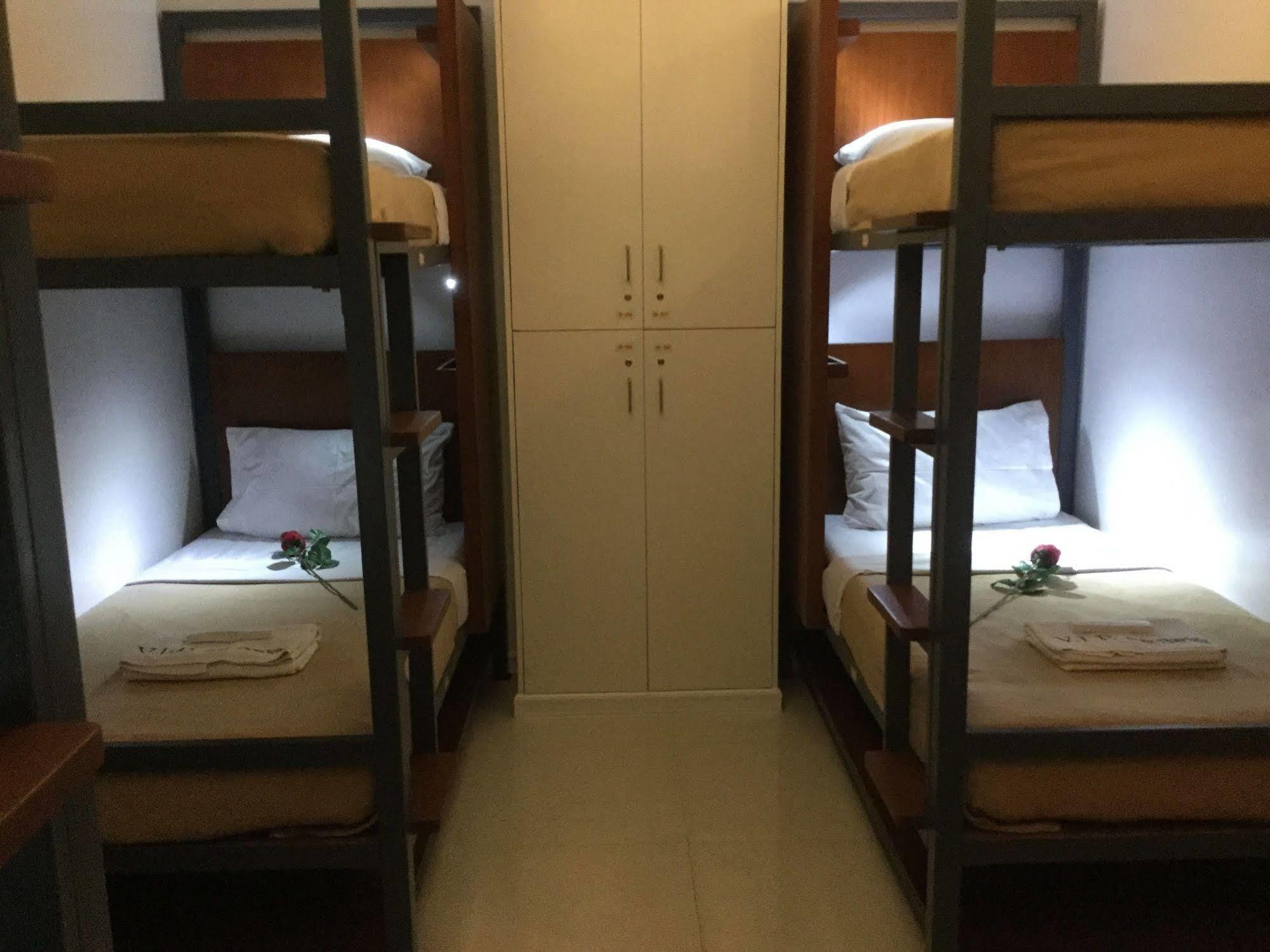 Vip Suite Hotel Makati City Exterior photo